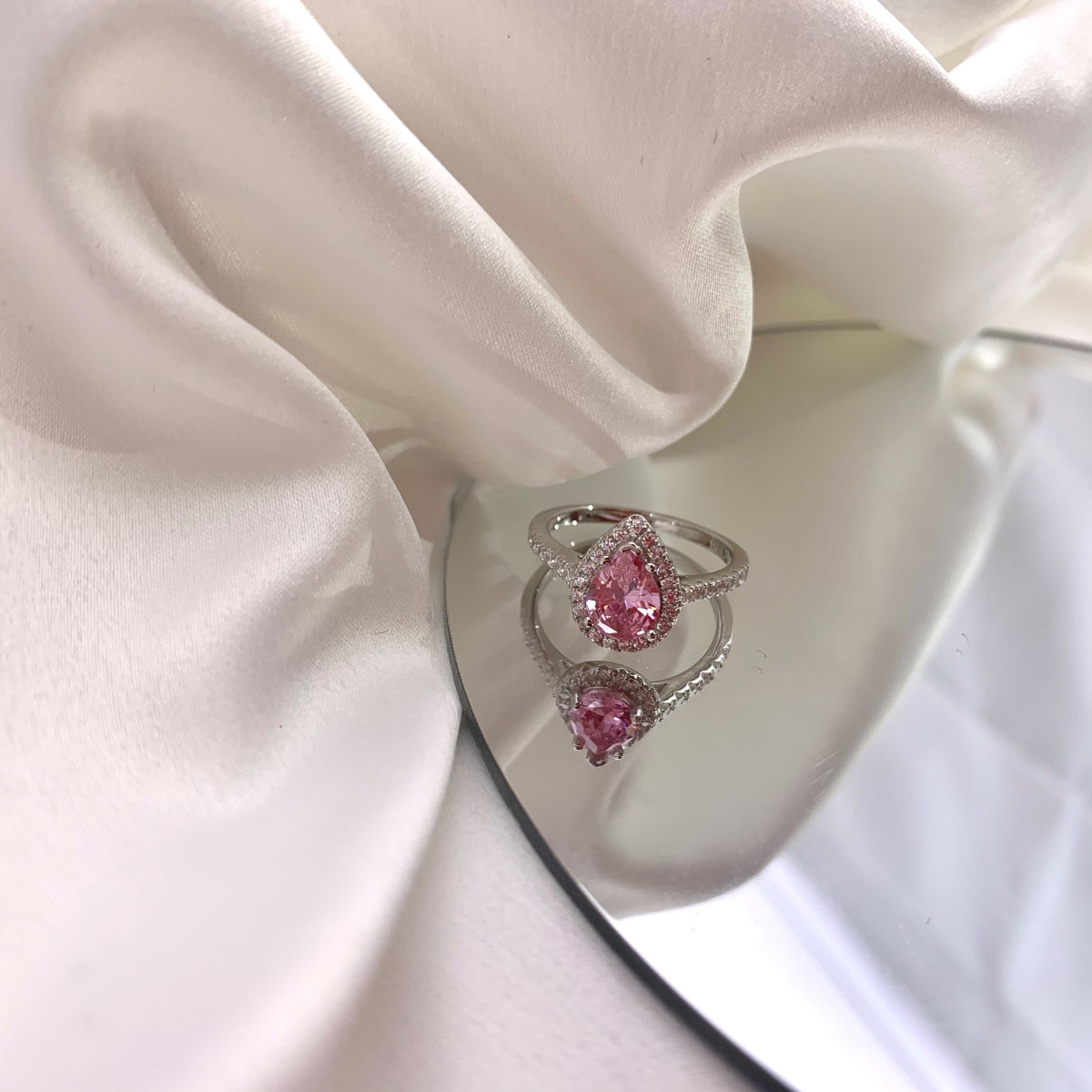 [Kincade Jewelery]1.0 Carat Luxurious Resplendent Water Drop Shape Wedding Ring