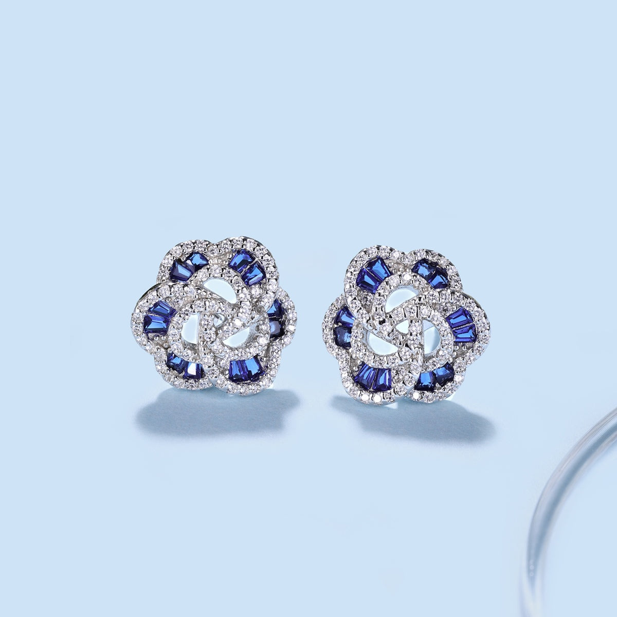 [Kincade Jewelery]Exquisite Flower Shape Daily Earrings