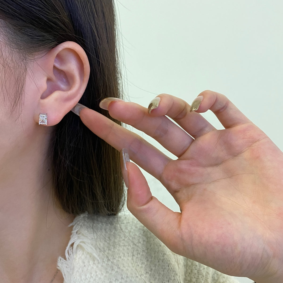 [Kincade Jewelery]Stylish Shiny Rectangular Center Stone Stud Earrings