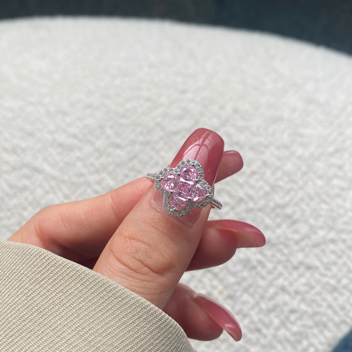 [Kincade Jewelery]Luxurious Eternity Flower Shape Banquet Ring