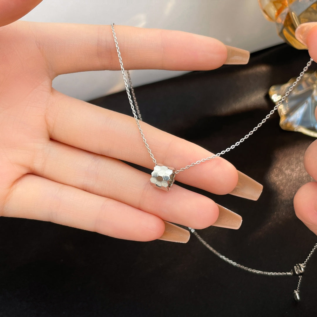 [Kincade Jewelery]BEE MINI NECKLACE